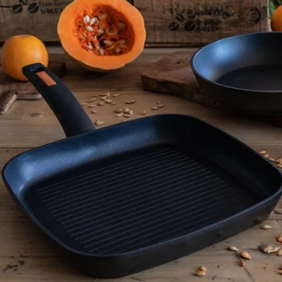 Poele MONIX Carrer 28 Cm Noir M821428